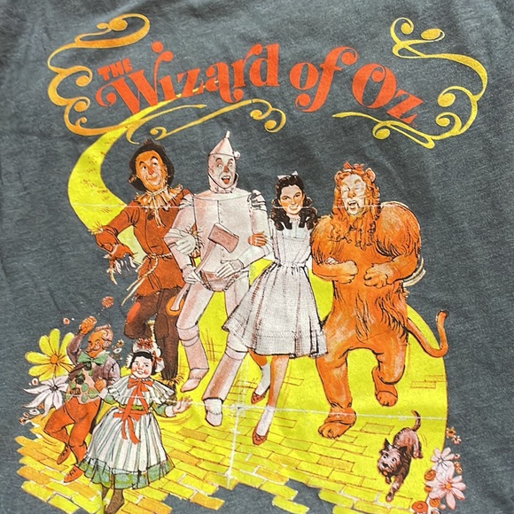 Rare Torrid Wizard of oz. Shirt sz 4. - Picture 3 of 3